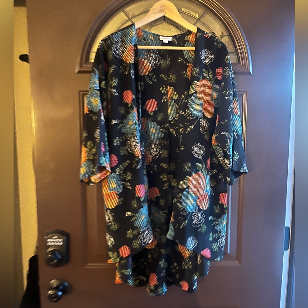 LuLaRoe cardigan ☀️☀️☀️